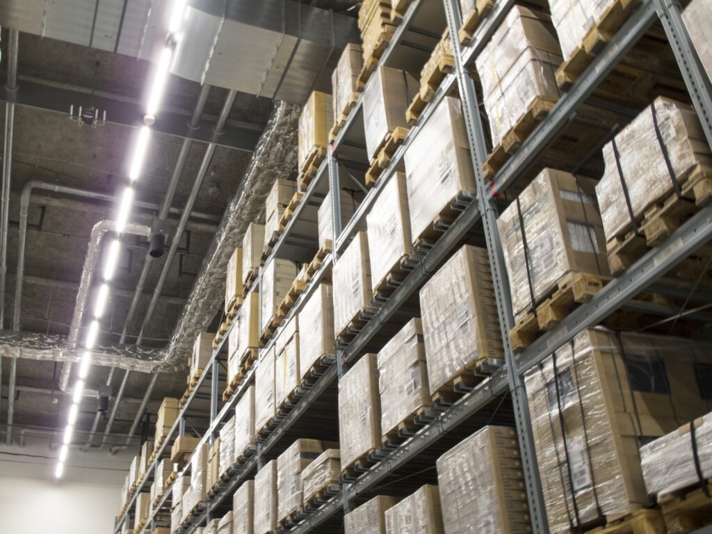 EC物流代行とは?費用相場・選び方と小ロットのおすすめ業者 1 EC物流代行とは|「保管・梱包・発送」をワンストップで請け負うサービス